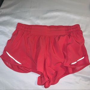 Lululemon shorty Hot Short 2.5in size 10